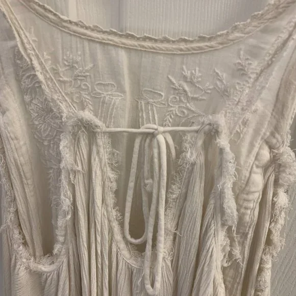 Boho Free People White Embroidered Tank Top Size Small - Picture 4 of 8